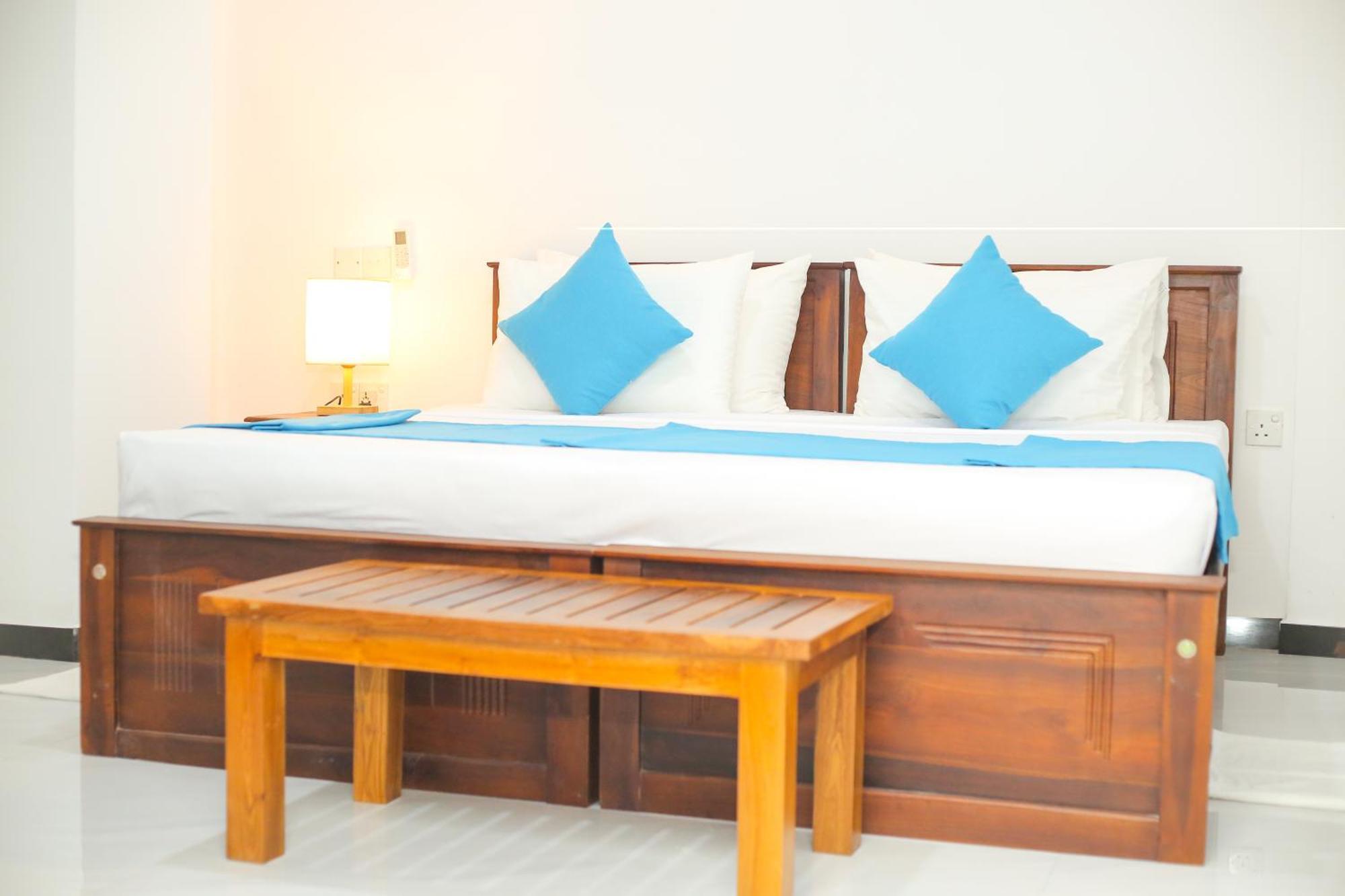 The Blue Haze Weligama Otel Dış mekan fotoğraf
